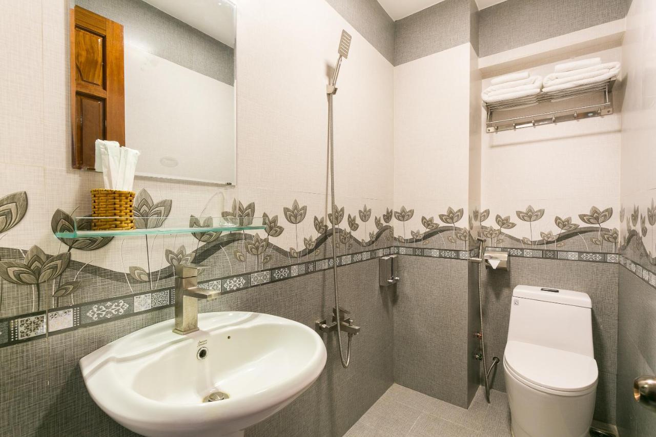 OYO 113 Horizon Hotel Ho Chi Minh-stad Buitenkant foto
